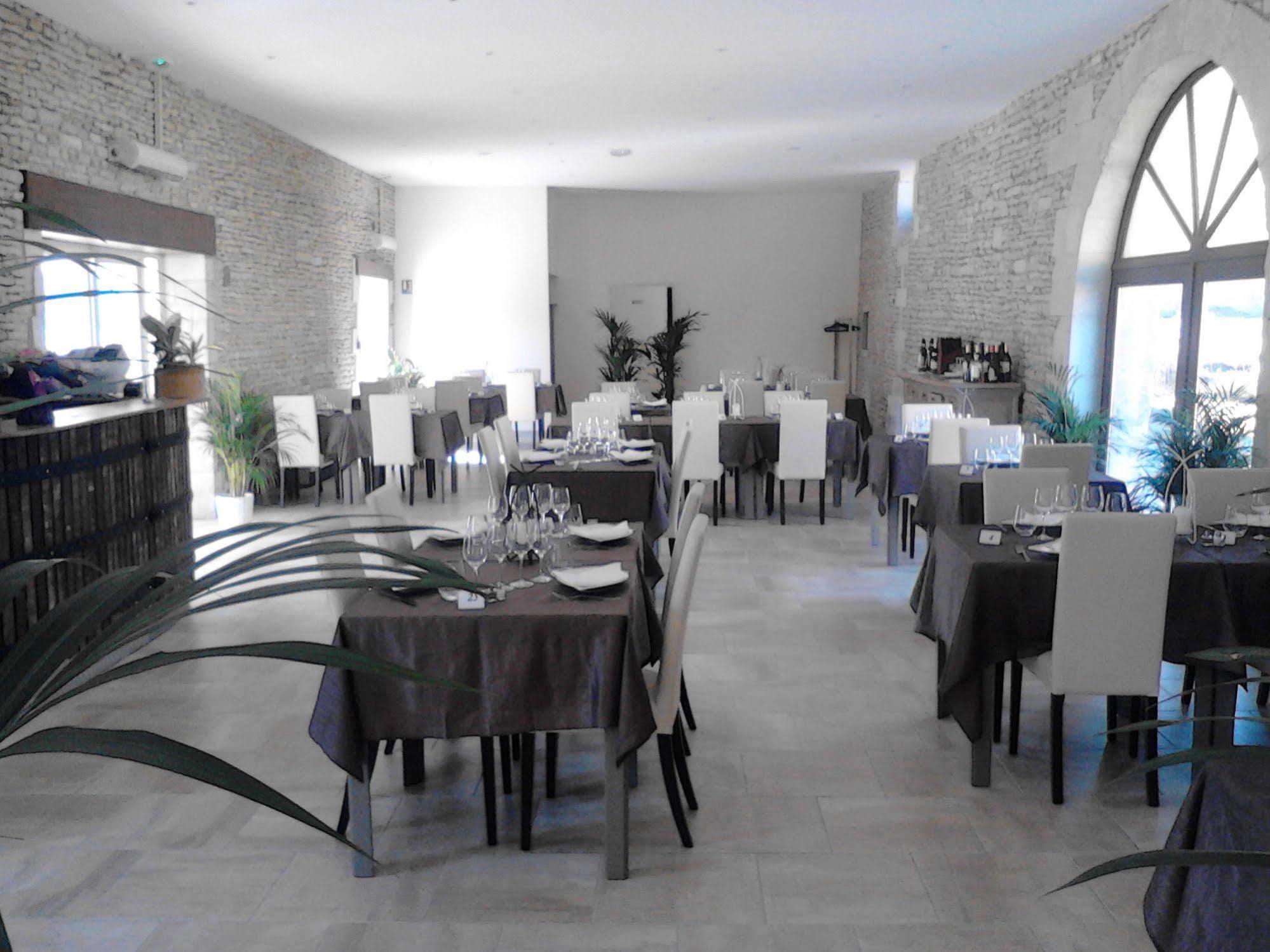 Auberge De La Luzerne Bernieres-sur-Mer Luaran gambar
