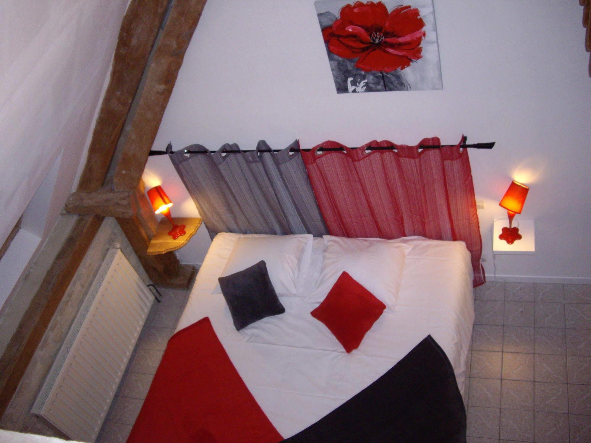 Auberge De La Luzerne Bernieres-sur-Mer Luaran gambar