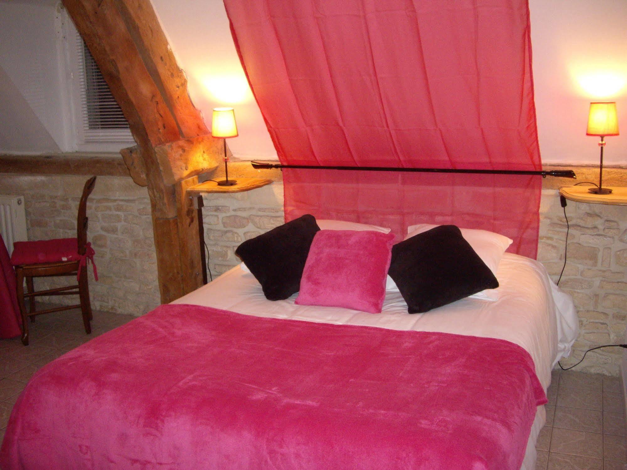 Auberge De La Luzerne Bernieres-sur-Mer Luaran gambar