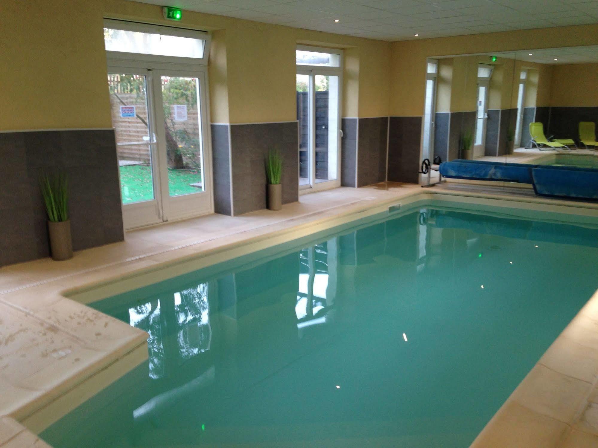 Auberge De La Luzerne Bernieres-sur-Mer Luaran gambar